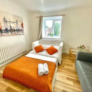 https://privite-2-bedrooms-flat-canada-water.cambridgehotelsuk.com